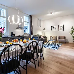 Апартаменты Short Stay Group De Pijp Boutique Serviced Apartments Amsterdam, Амстердам